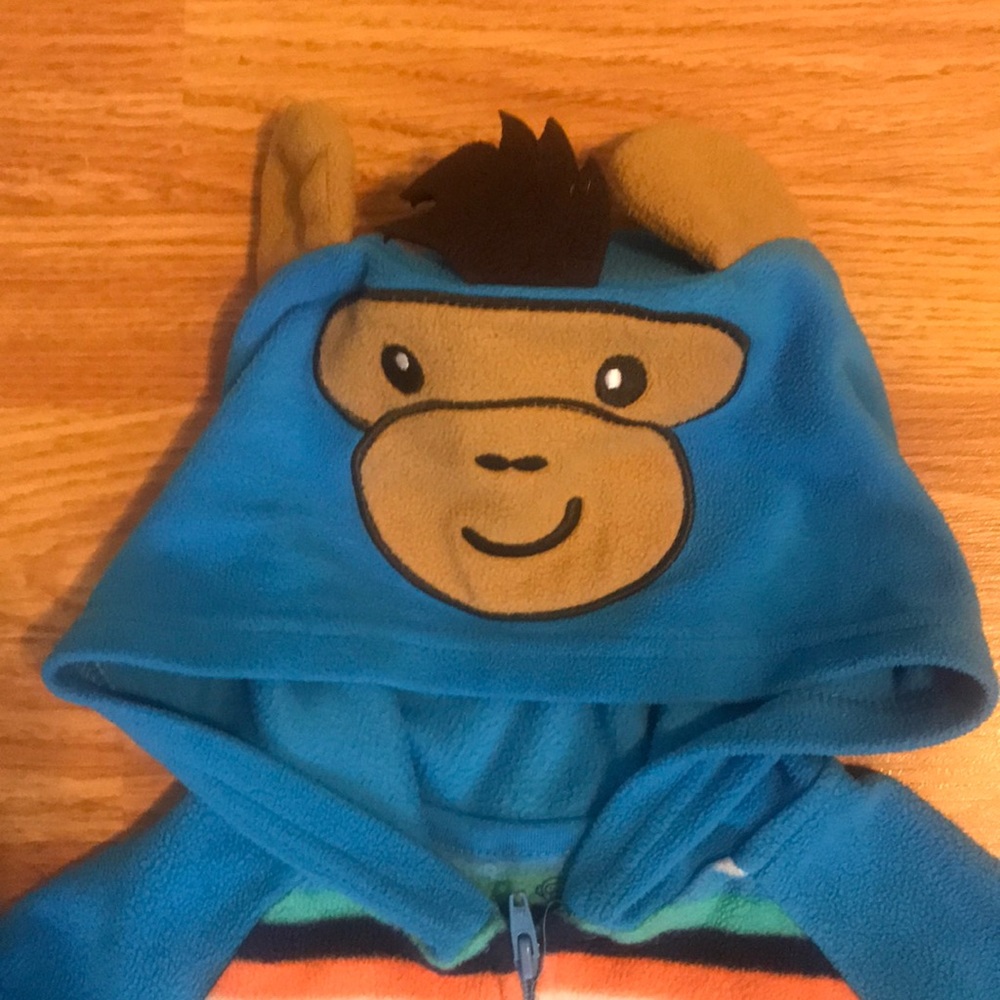 Hug - Picture 2 of 5